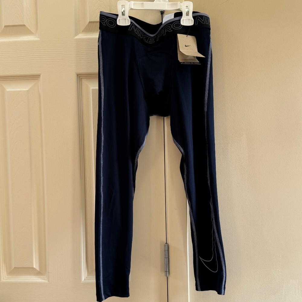 Nike Men's 3/4 Leggings Size M NWT